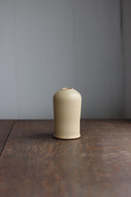 Small Shoulder Vase in Barley